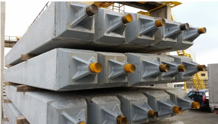 Oddziaływanie środowiska gruntowo-wodnego na pale